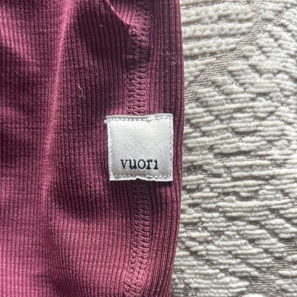 Vuori womens joggers size S Burgundy - Picture 2 of 3